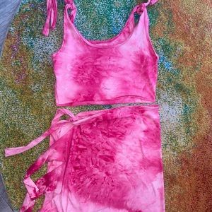 Super cute beach outfit!